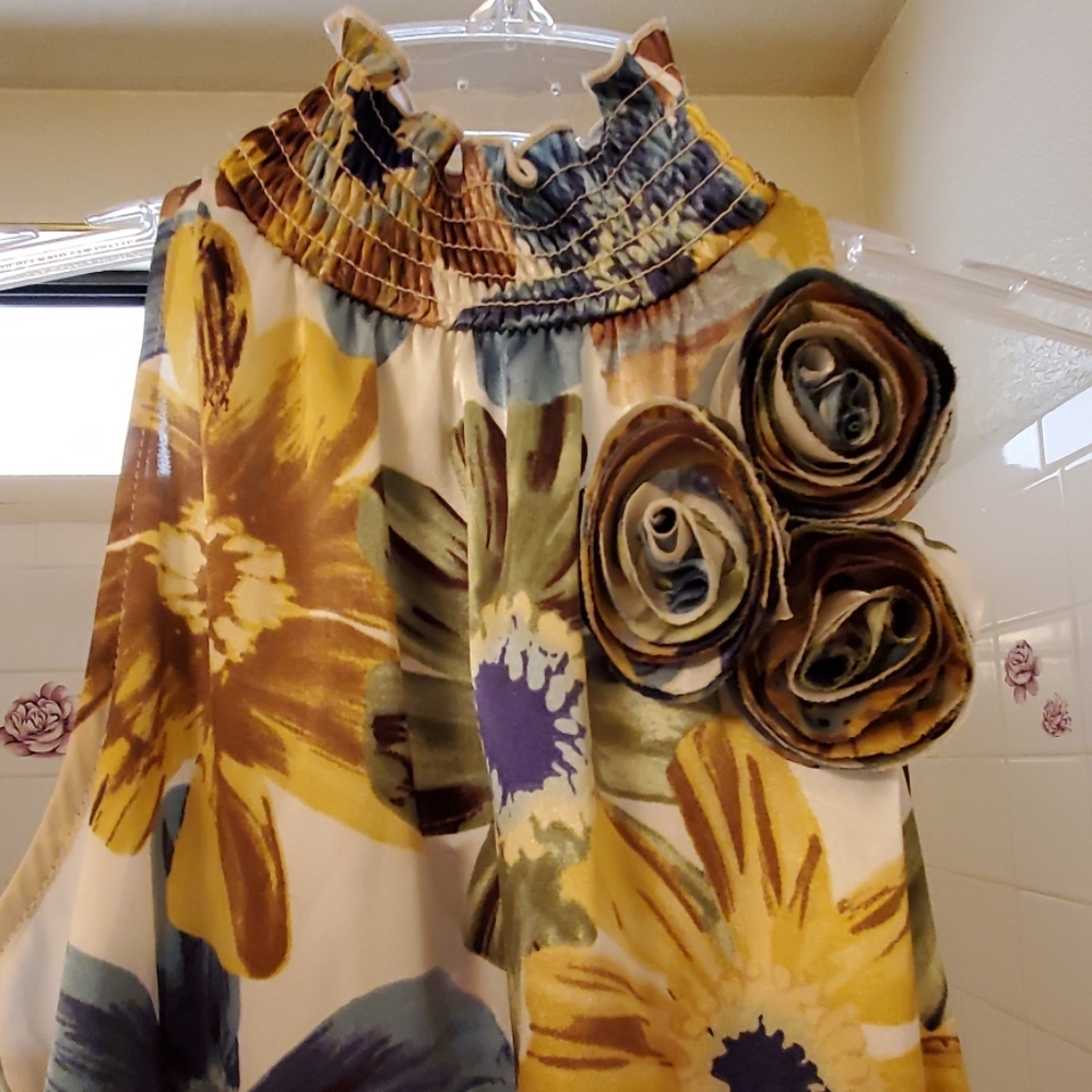 Floral Top - Picture 4 of 5